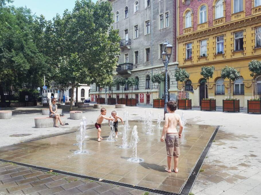Central 30M2 A/C Apartment, 3 Min From Ny Cafe Budapest Exterior photo